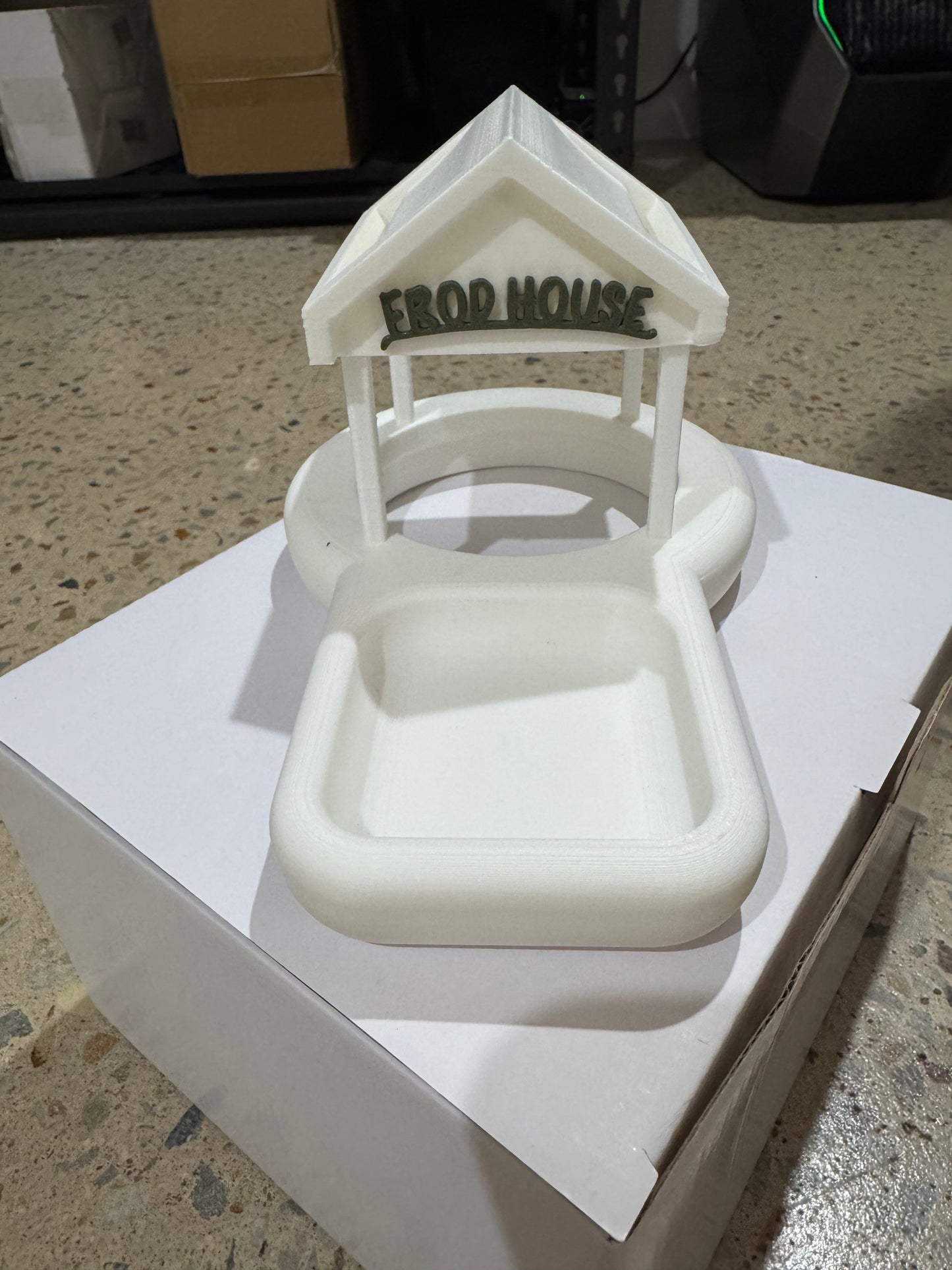 *Not Perfect* Frod House Pipe Topper (Frog House)